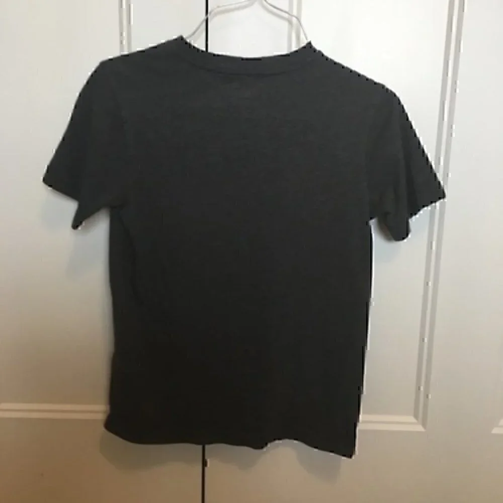 Boys size medium 8 Old Navy gray T-shirt
